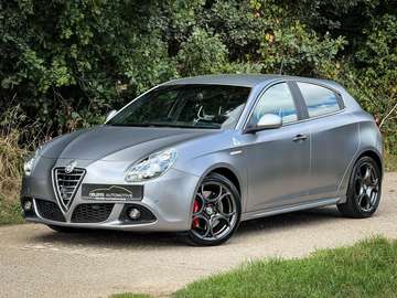 1.7 TBi Quadrifoglio Verde | Matt grijs | Bose | L
