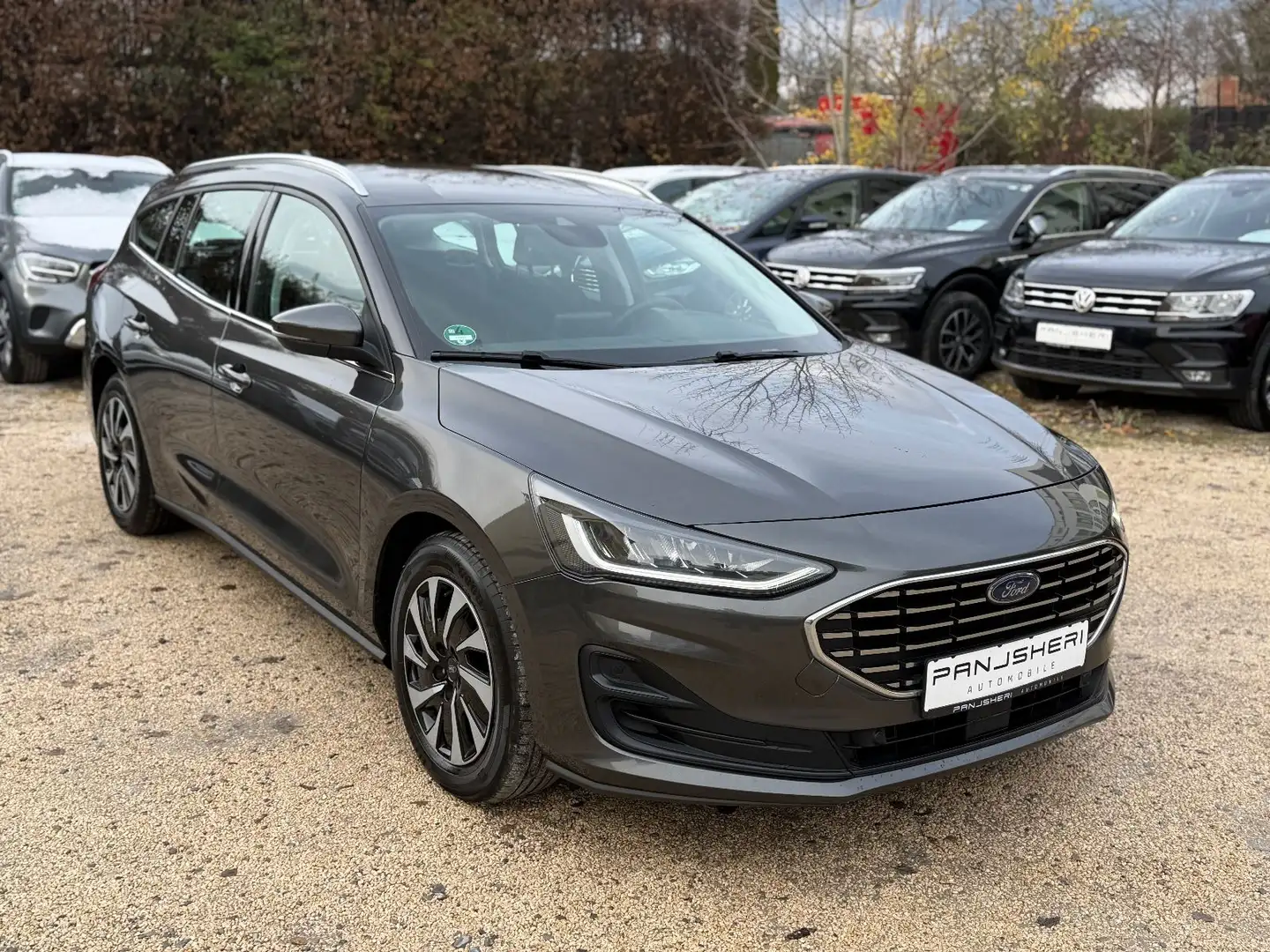 Ford Focus Turnier Titanium Aut Navi LED Winterpaket Gris - 1