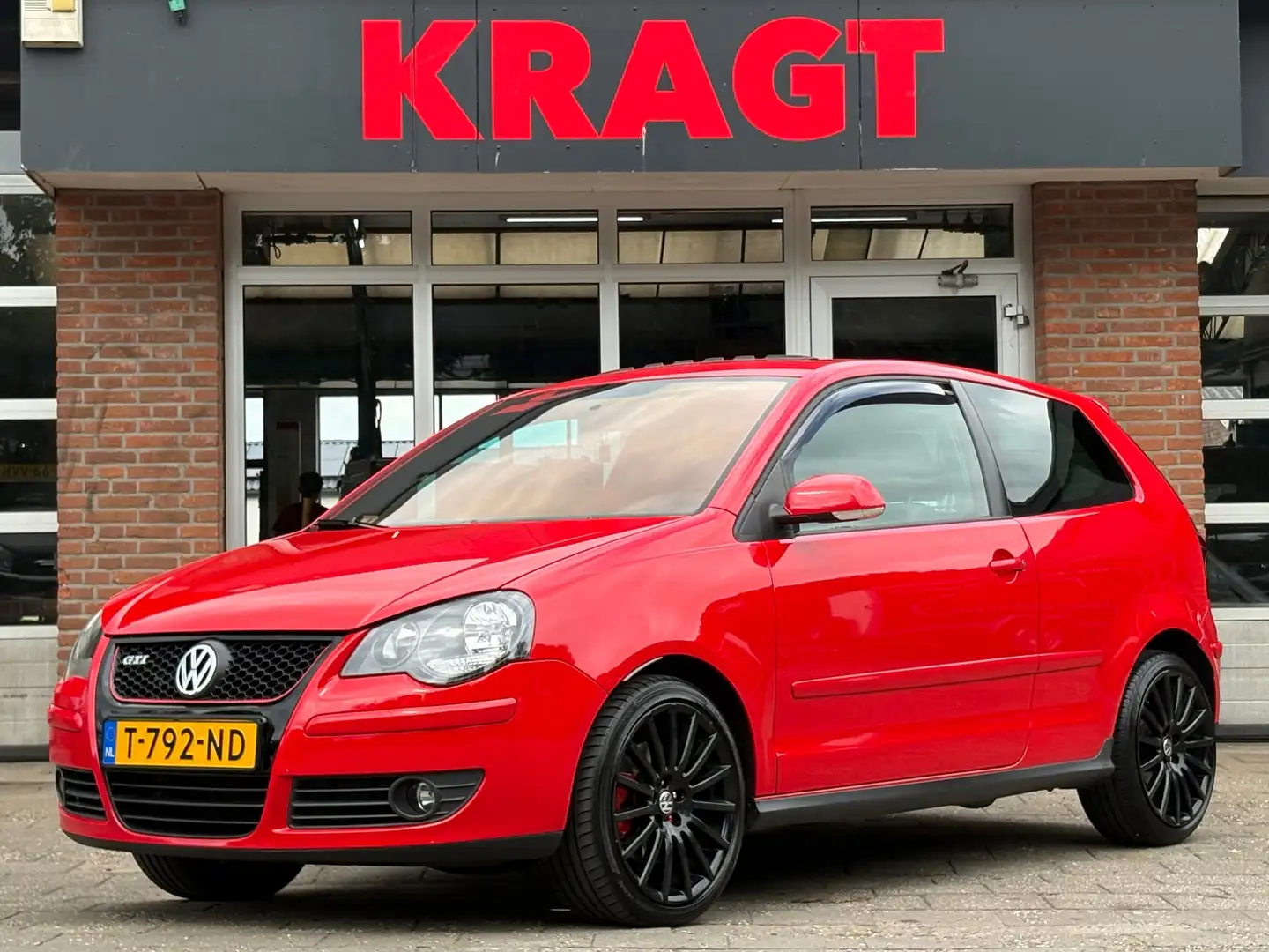 Volkswagen Polo GTI 1.8 TURBO 200 pk - 3drs - D-riem vv - zeer snel! Rood - 1