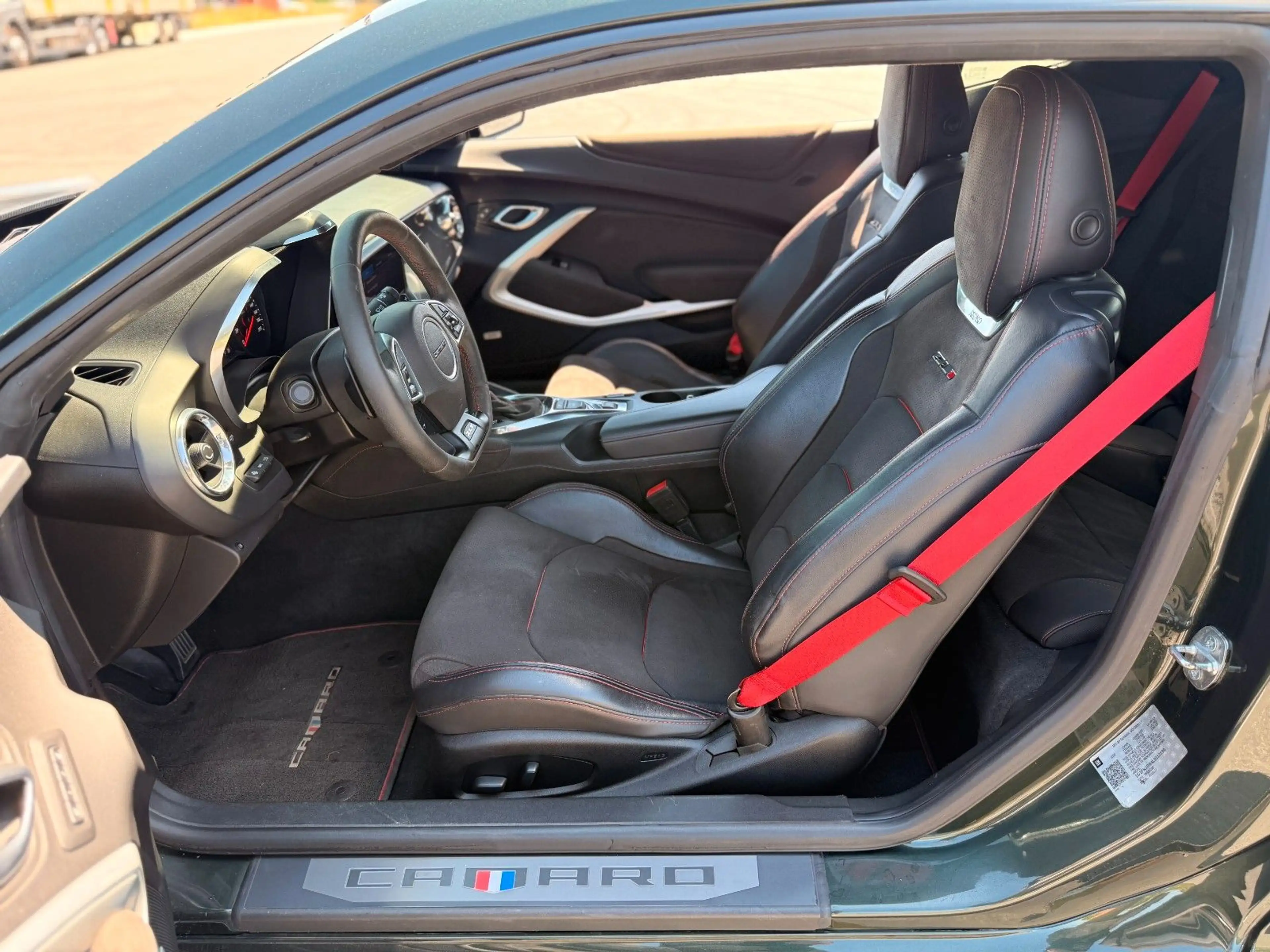 Chevrolet Camaro ZL1 Supercharged V8 — photo 24