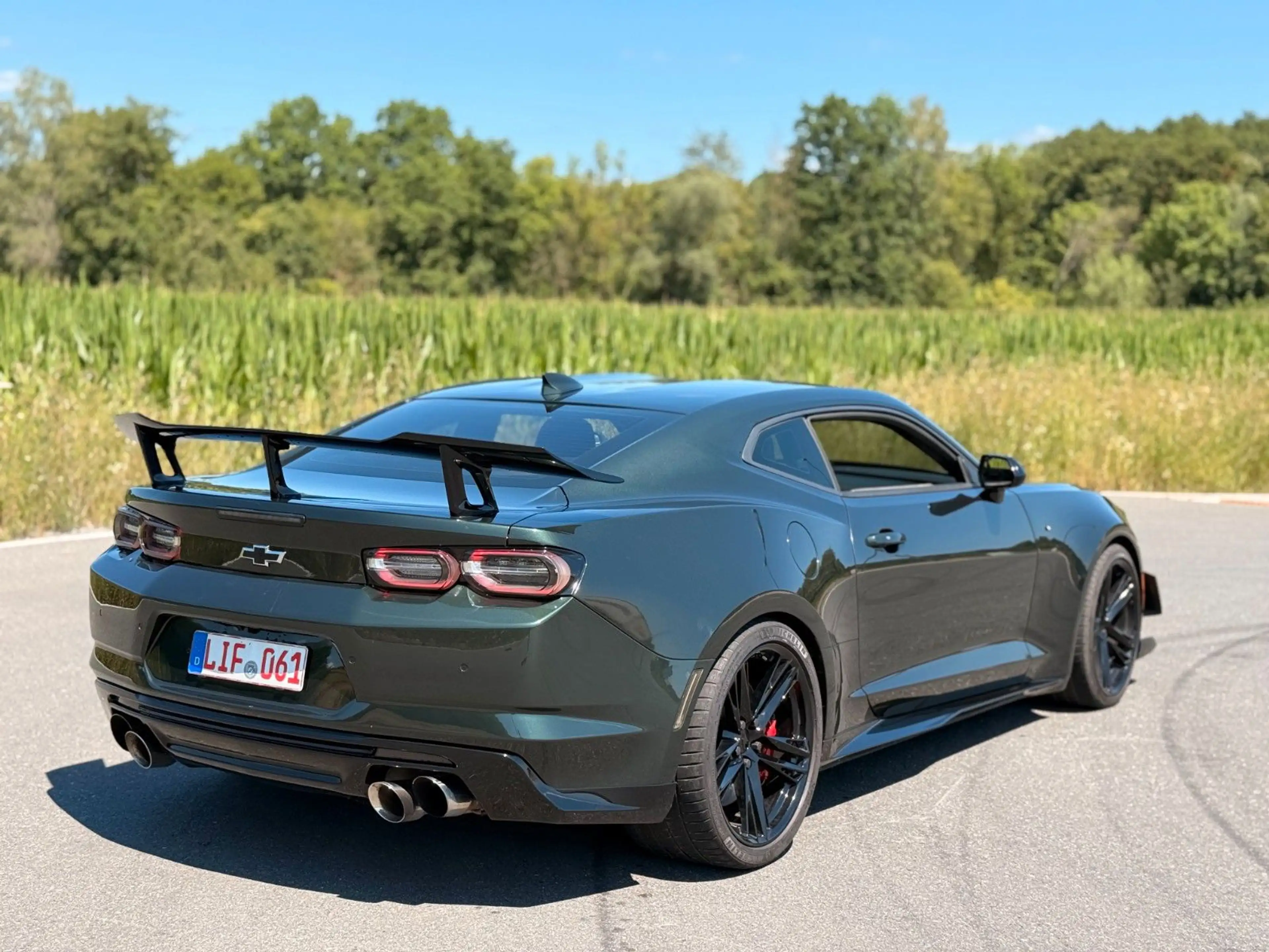 Chevrolet Camaro ZL1 Supercharged V8 — photo 13