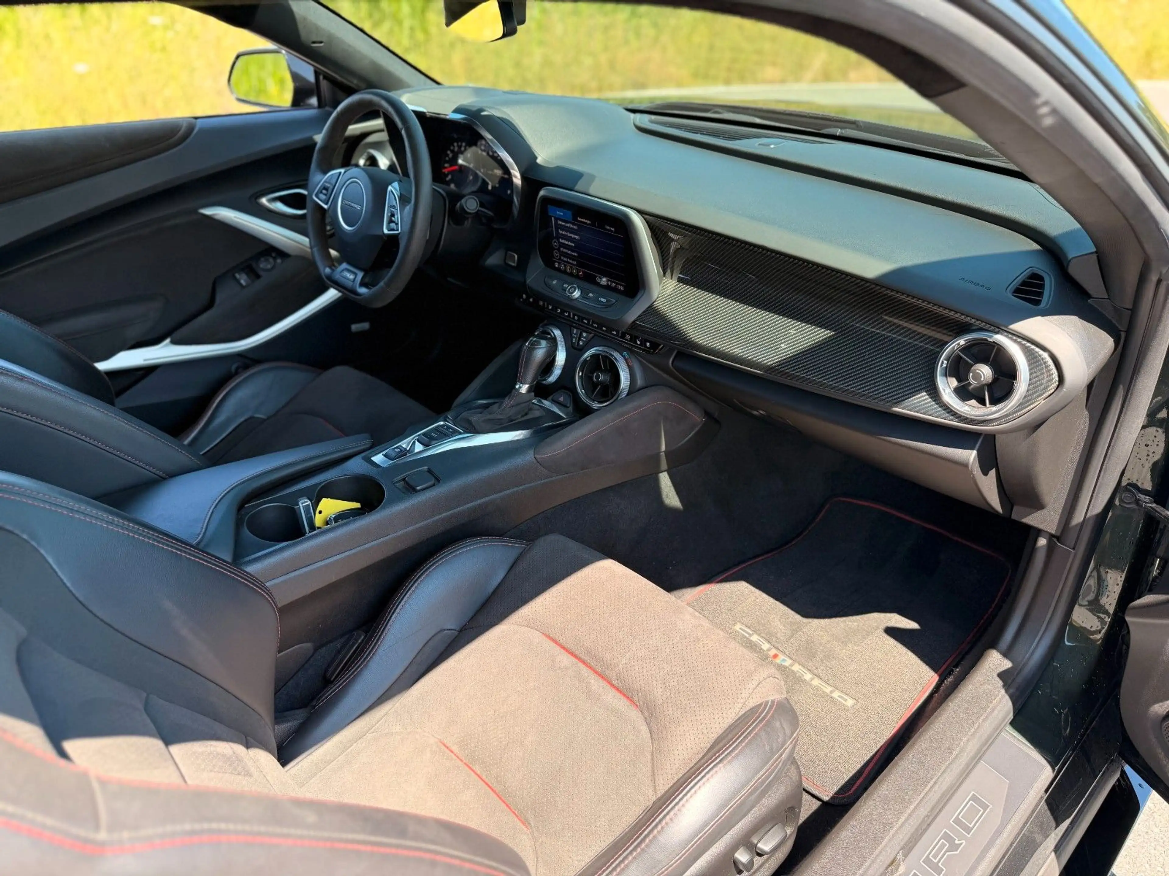 Chevrolet Camaro ZL1 Supercharged V8 — photo 21
