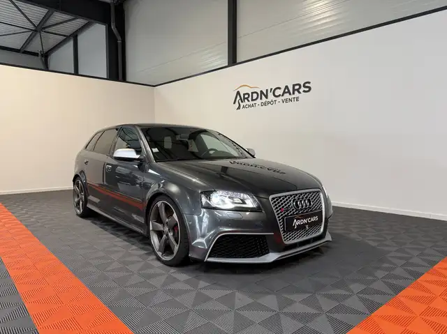 Audi RS3 RS3 8p 2.5 TFSI 340ch quattro Stronic7 - Gris Daytona - JA Rotor 19 - GPS - Régulateur - Radars recul - Ligne Scorpion - 