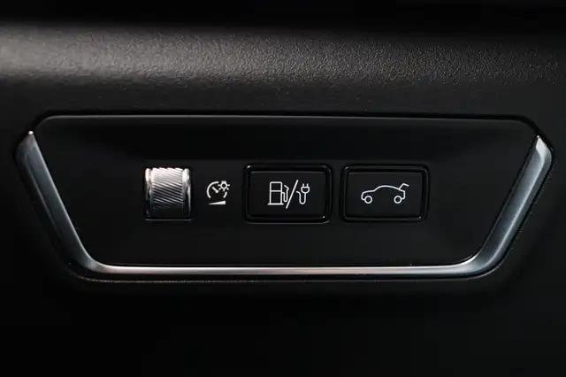 Lynk & Co 01 view 28