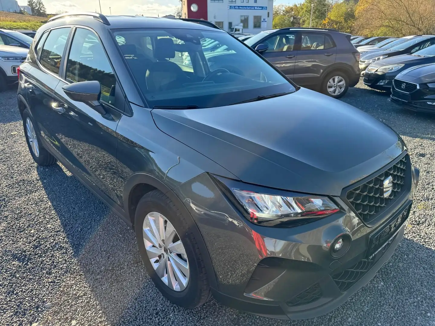 SEAT Arona 1.0 TSI *DSG*STYLE*PDCHI*DAB*TEMPOMAT*FRON Grau - 1