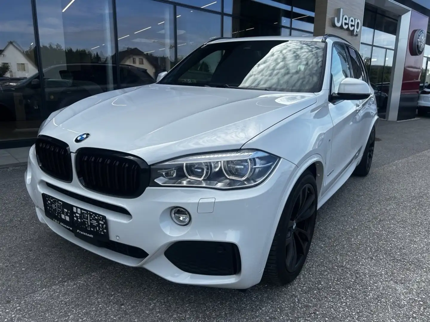 BMW X5 xDrive30d Aut. *M-Paket* Weiß - 1
