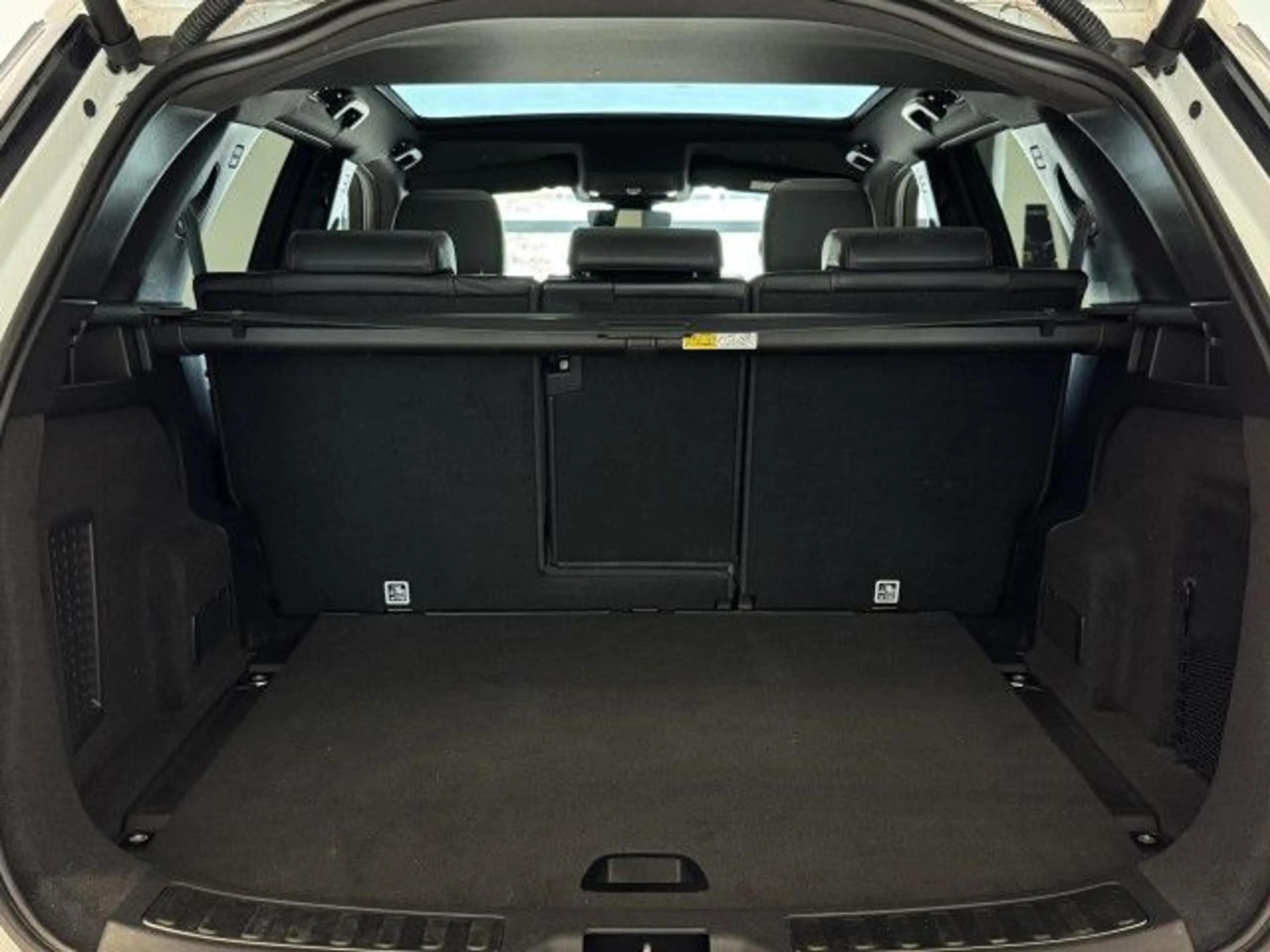 Land Rover Discovery Sport D200 R-Dyn SE Pano AHK WinterPaket — photo 13