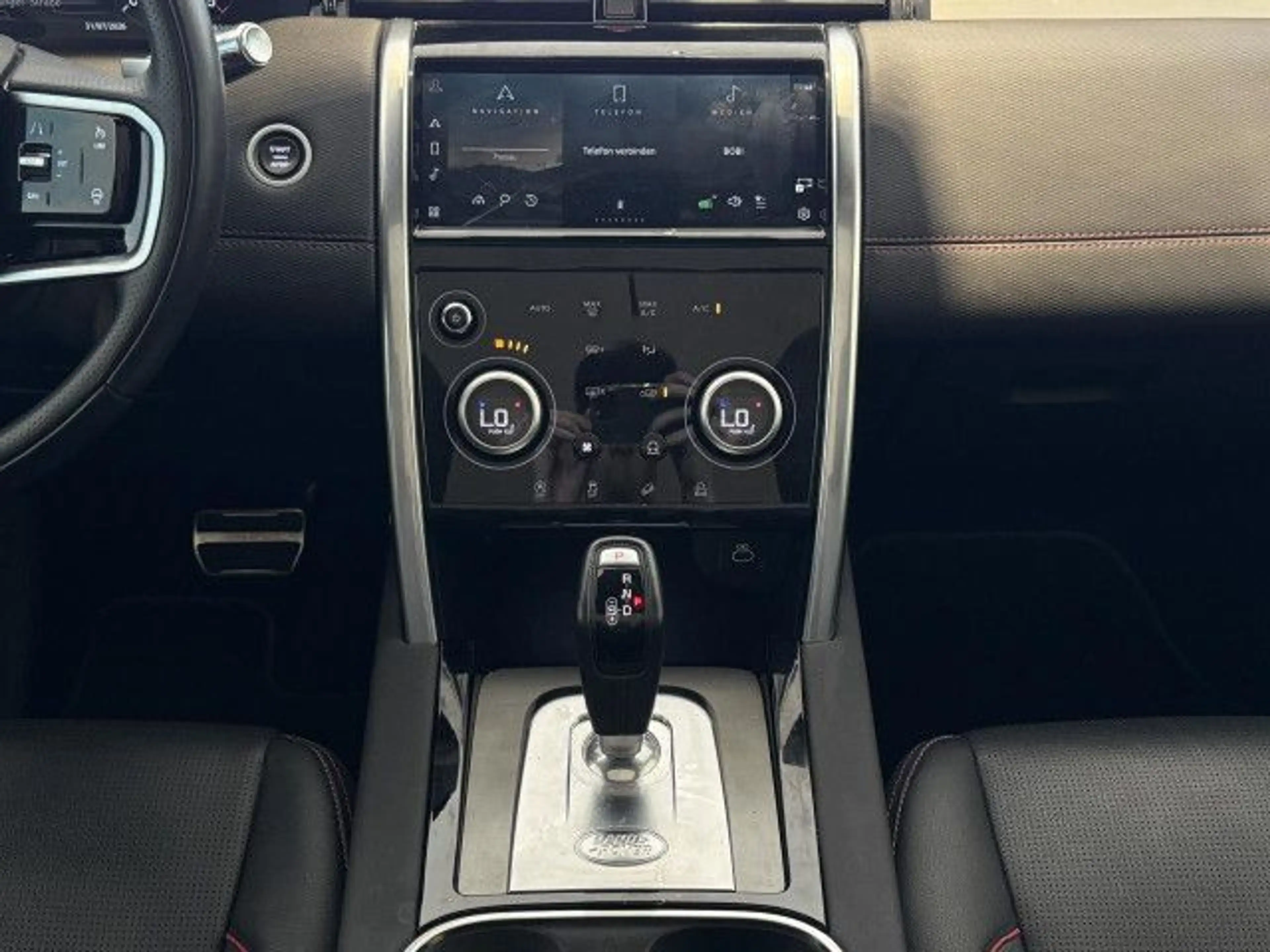Land Rover Discovery Sport D200 R-Dyn SE Pano AHK WinterPaket — photo 9