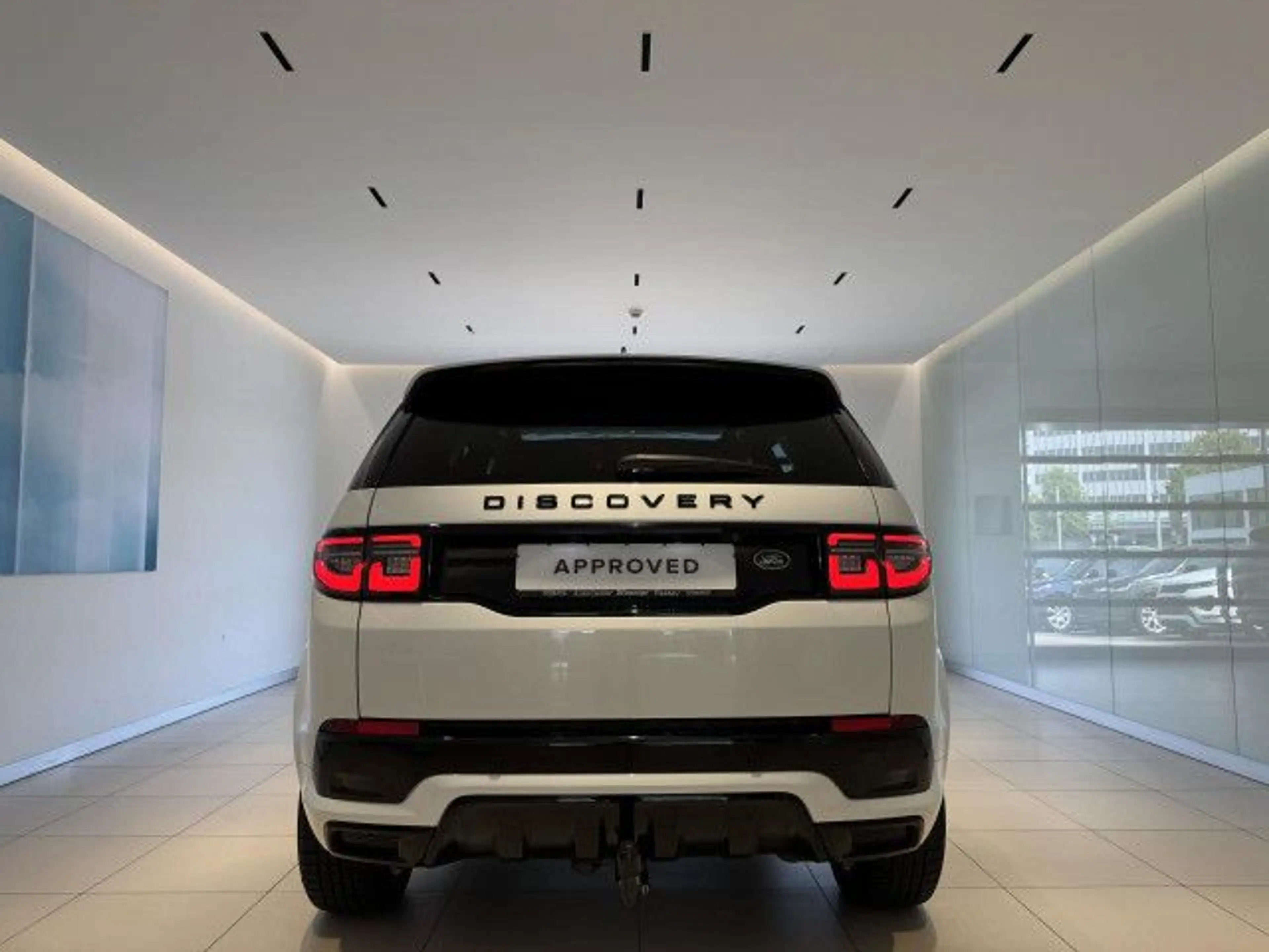 Land Rover Discovery Sport D200 R-Dyn SE Pano AHK WinterPaket — photo 7