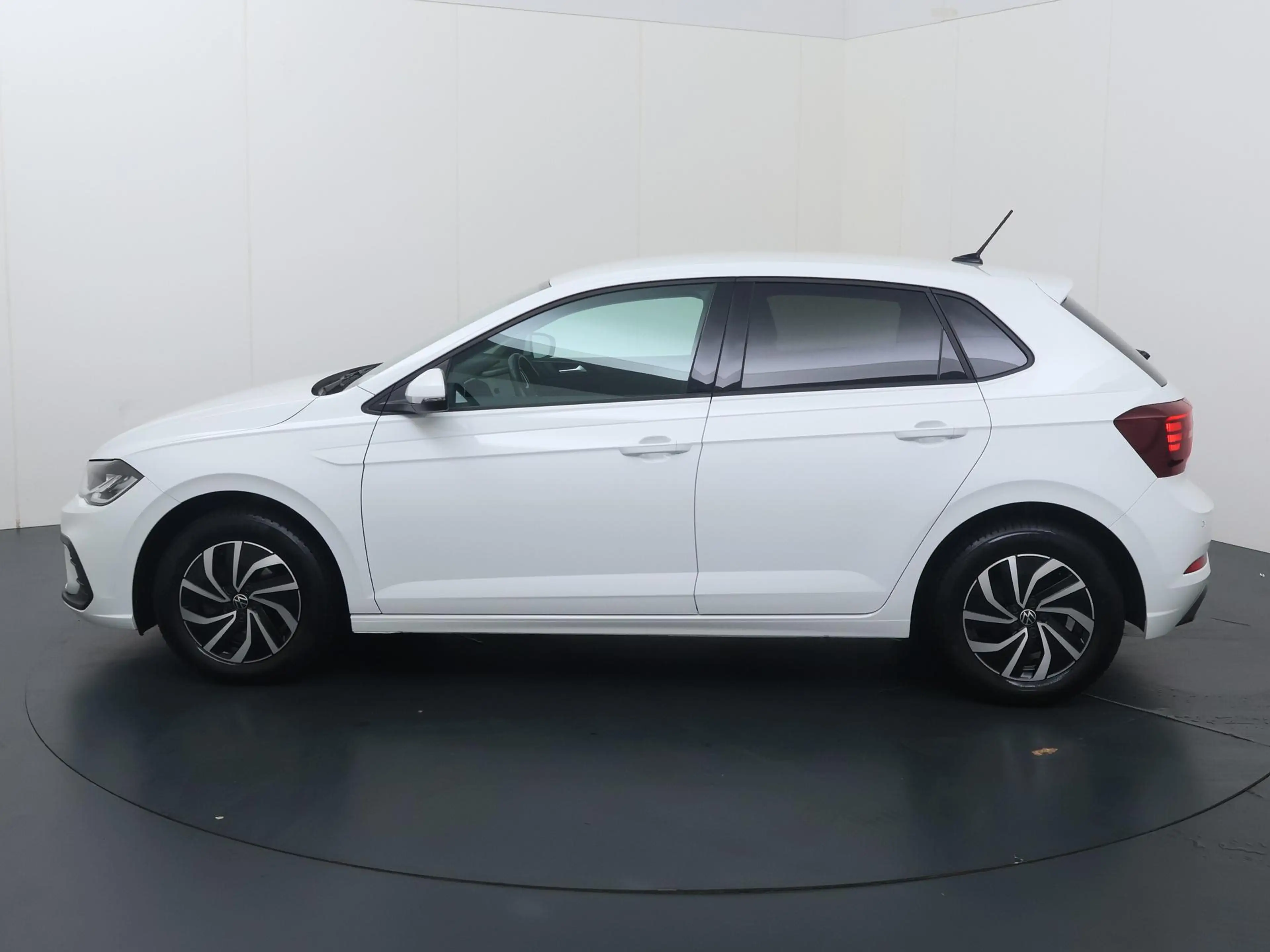 Volkswagen Polo 1.0 TSI Life Edition | 95 PK | Automaat | Achterui — photo 2