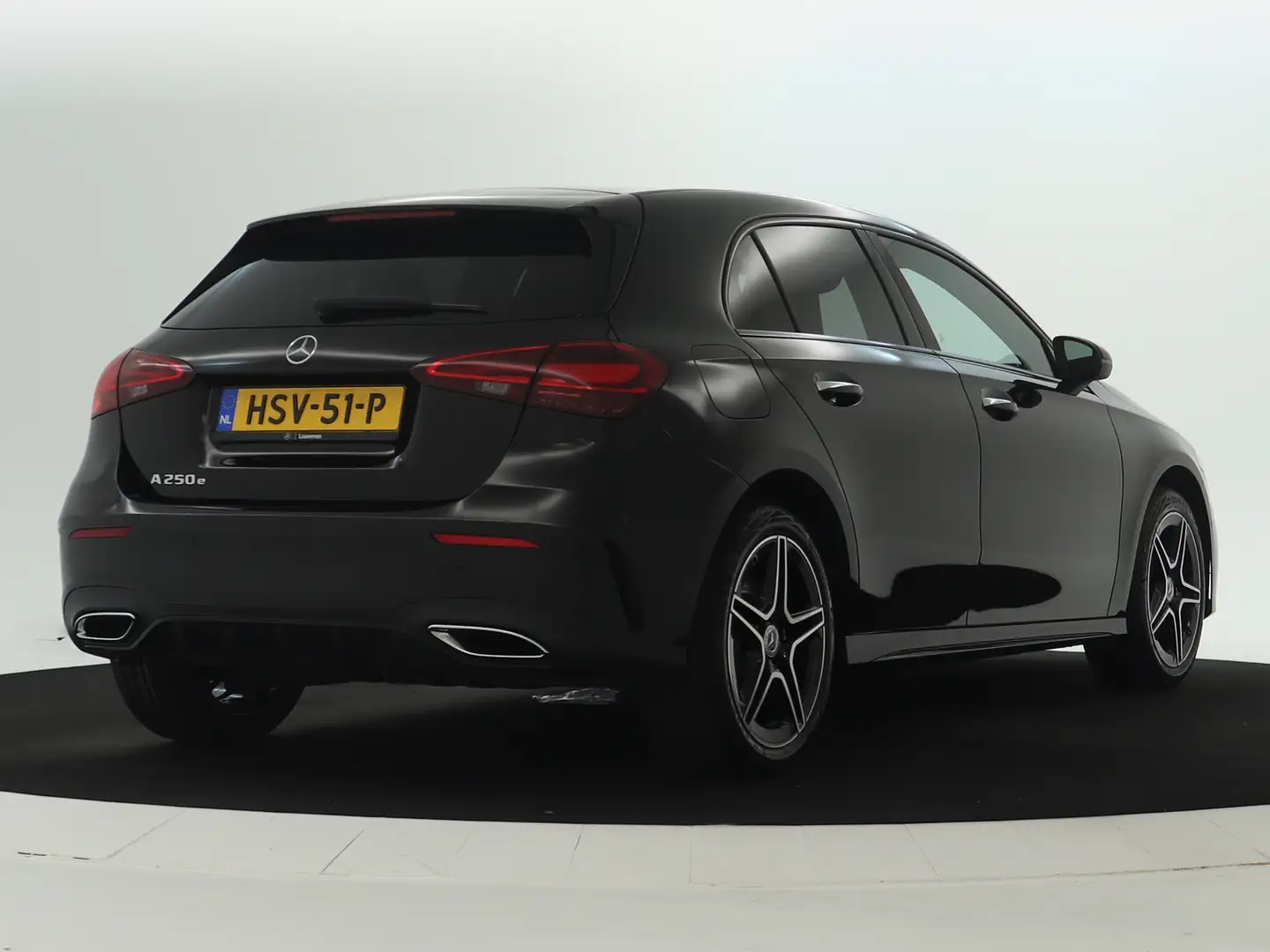 Mercedes-Benz A 250 e AMG plug-In Hybride | AMG Line Advanced Plus | N Zwart - 2