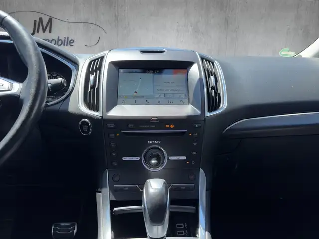 Ford S-Max view 14