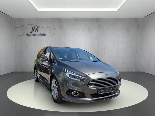 Ford S-Max main image