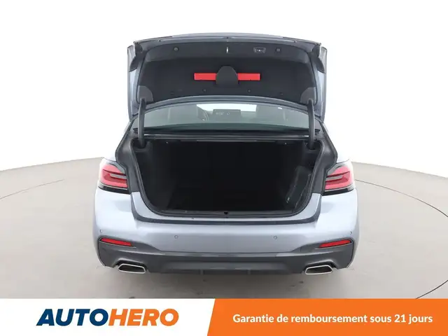 BMW 5 Series view 16