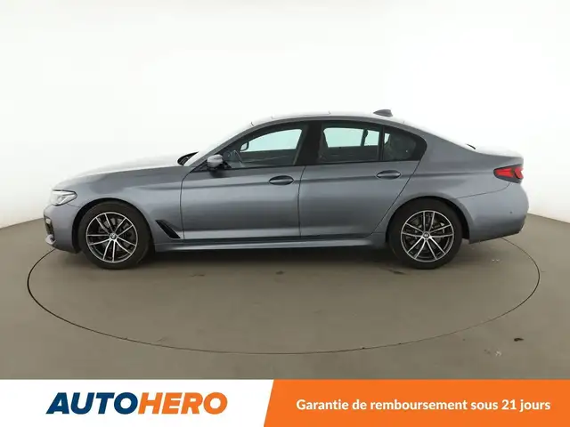 BMW 5 Series view 3