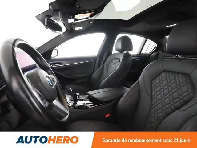 BMW 5 Series view 10
