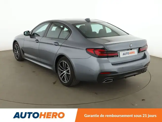 BMW 5 Series view 4