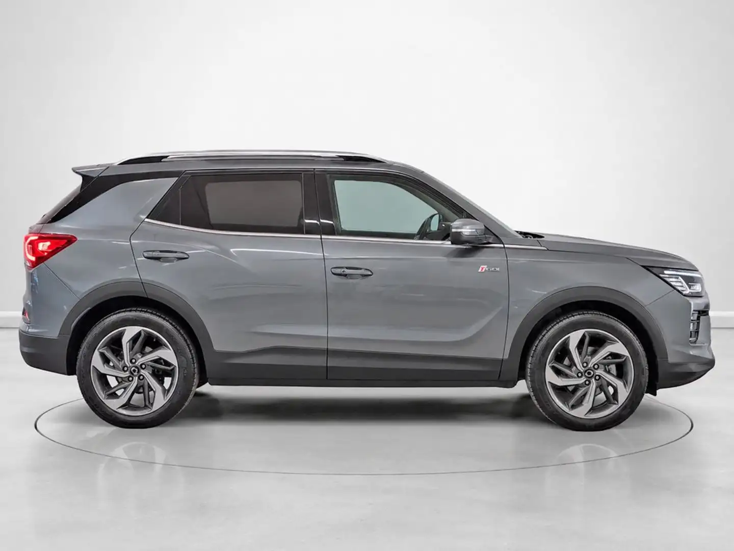 SsangYong Korando G15T Limited 4x2 L.P. Gris - 2