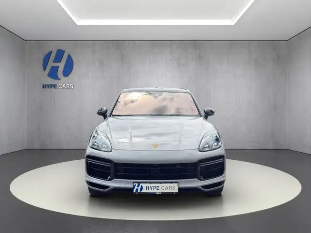 Porsche Cayenne view 2