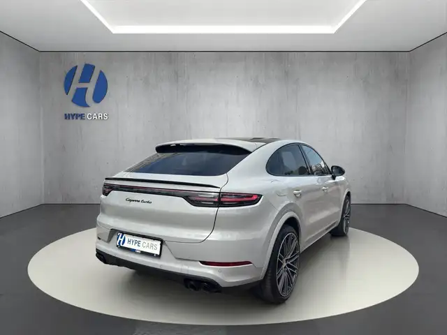 Porsche Cayenne view 4