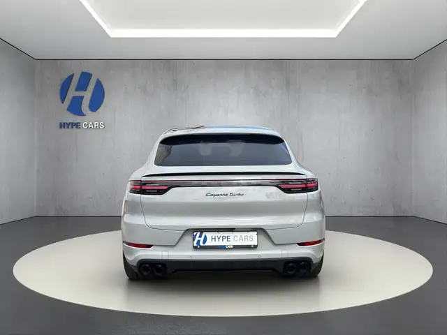 Porsche Cayenne view 8