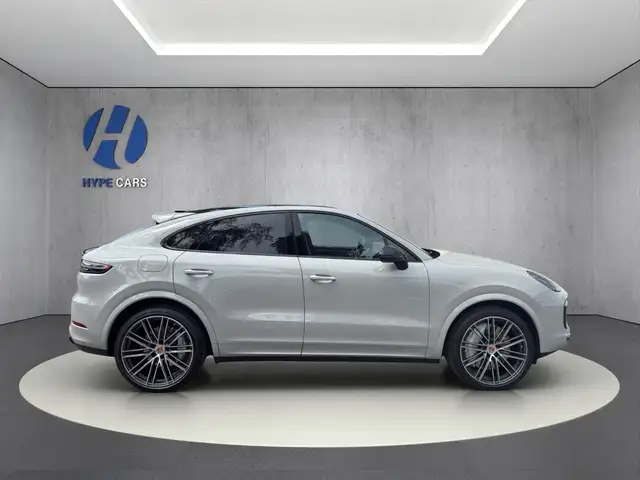 Porsche Cayenne view 7