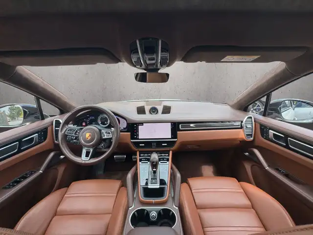 Porsche Cayenne view 15
