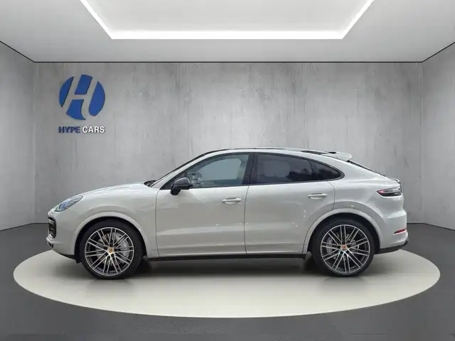 Porsche Cayenne view 6
