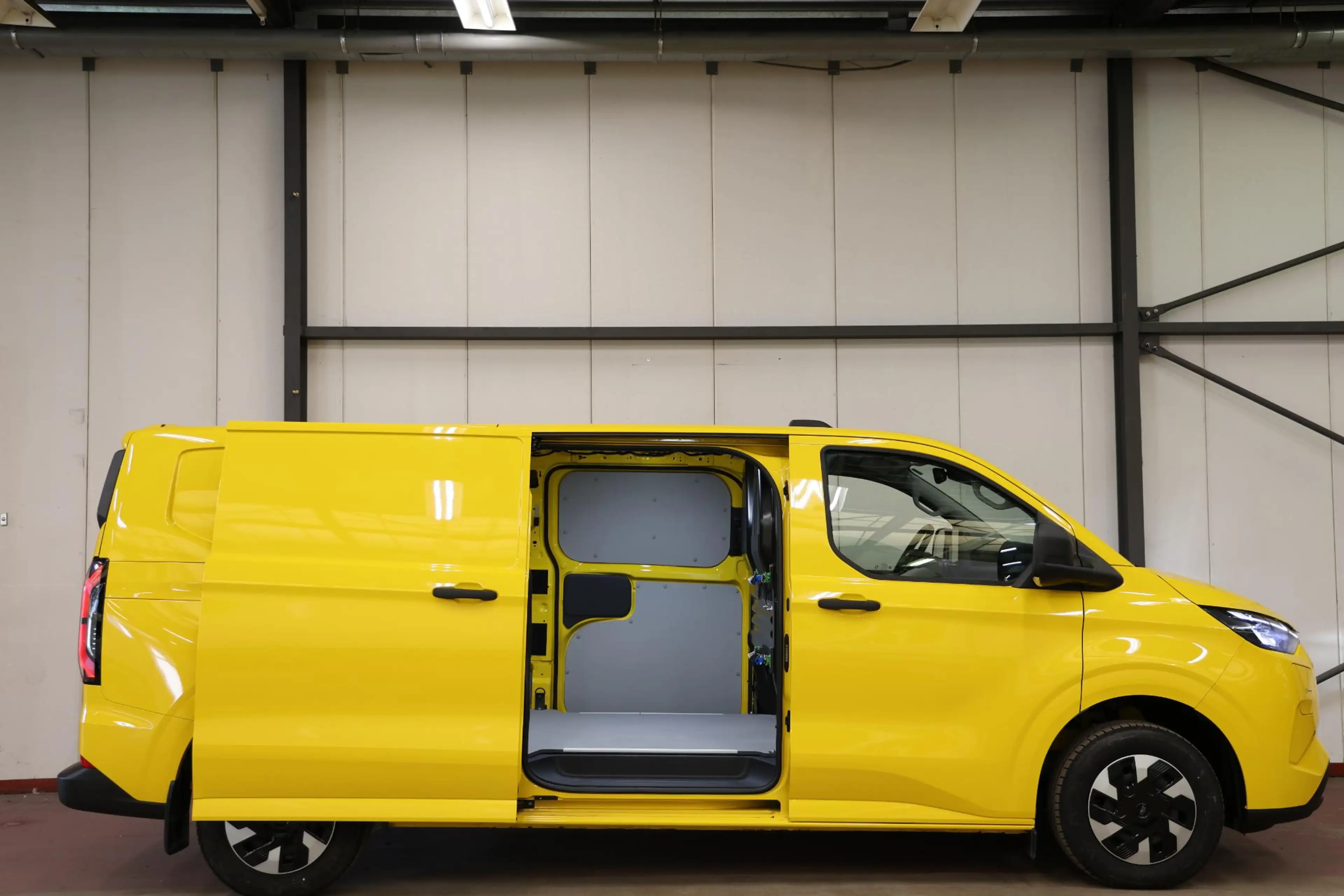Ford E-Transit 340 L2H1 LANG Limited 71 kWh CAMERA LED — photo 5