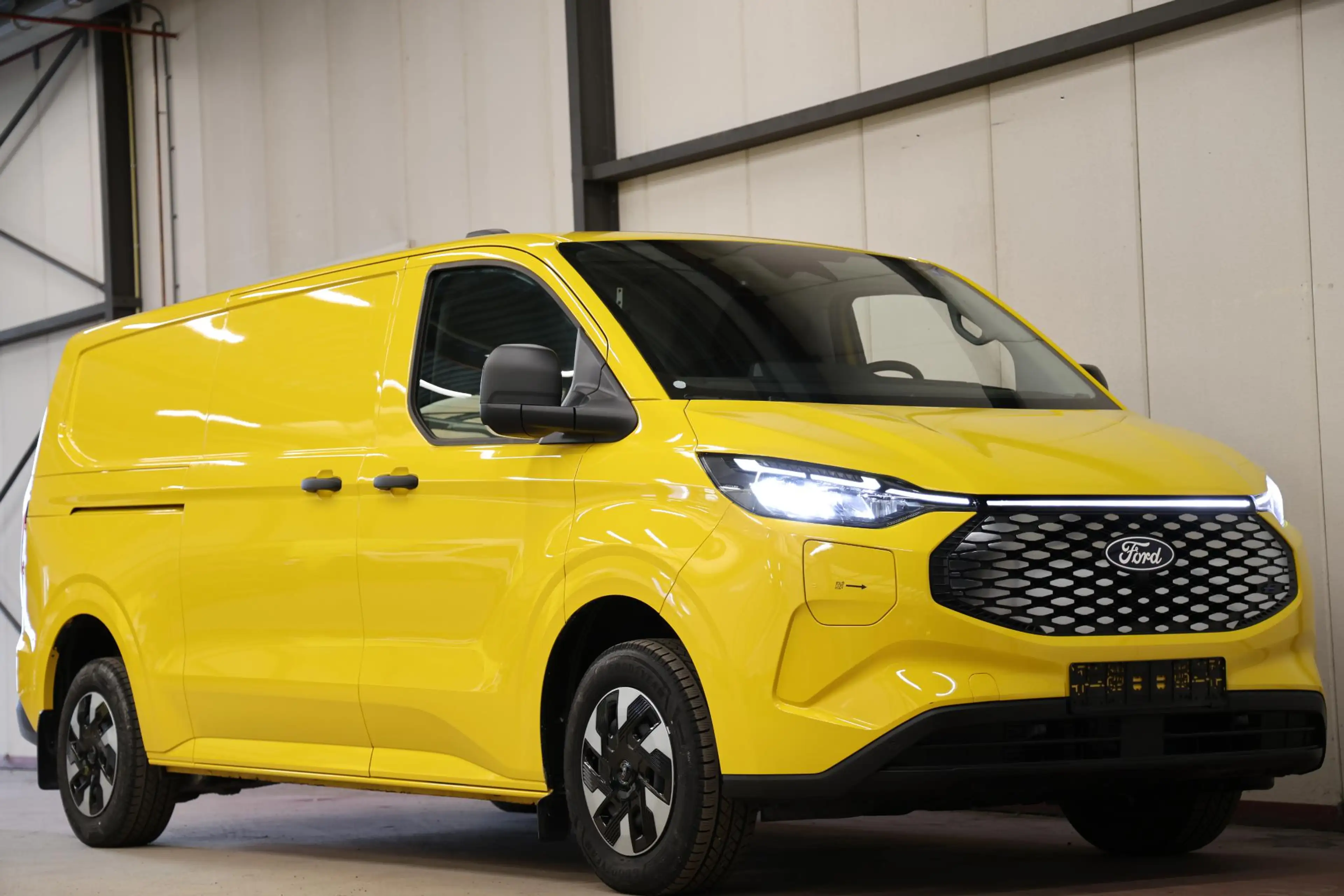 Ford E-Transit 340 L2H1 LANG Limited 71 kWh CAMERA LED — photo 6