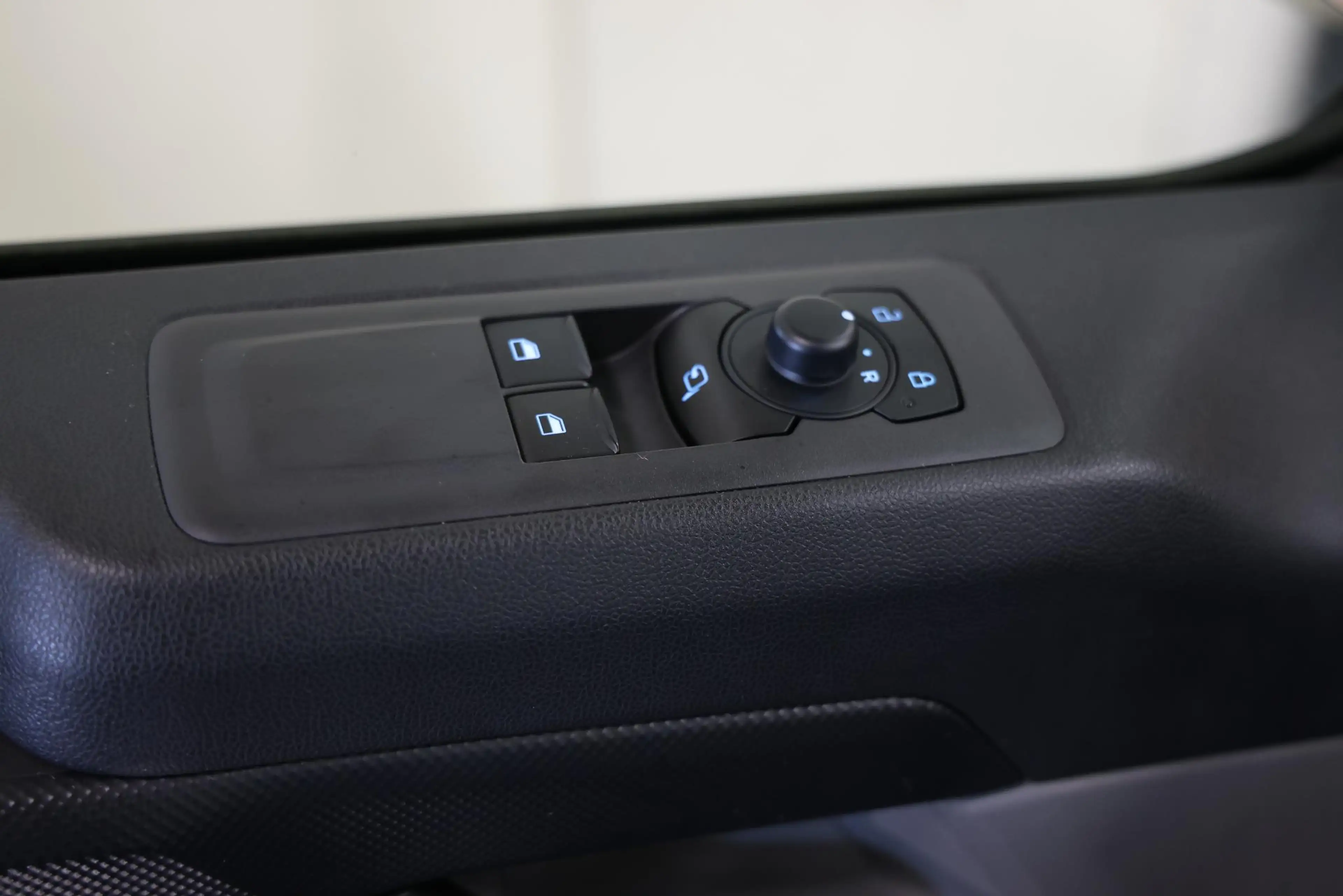 Ford E-Transit 340 L2H1 LANG Limited 71 kWh CAMERA LED — photo 19