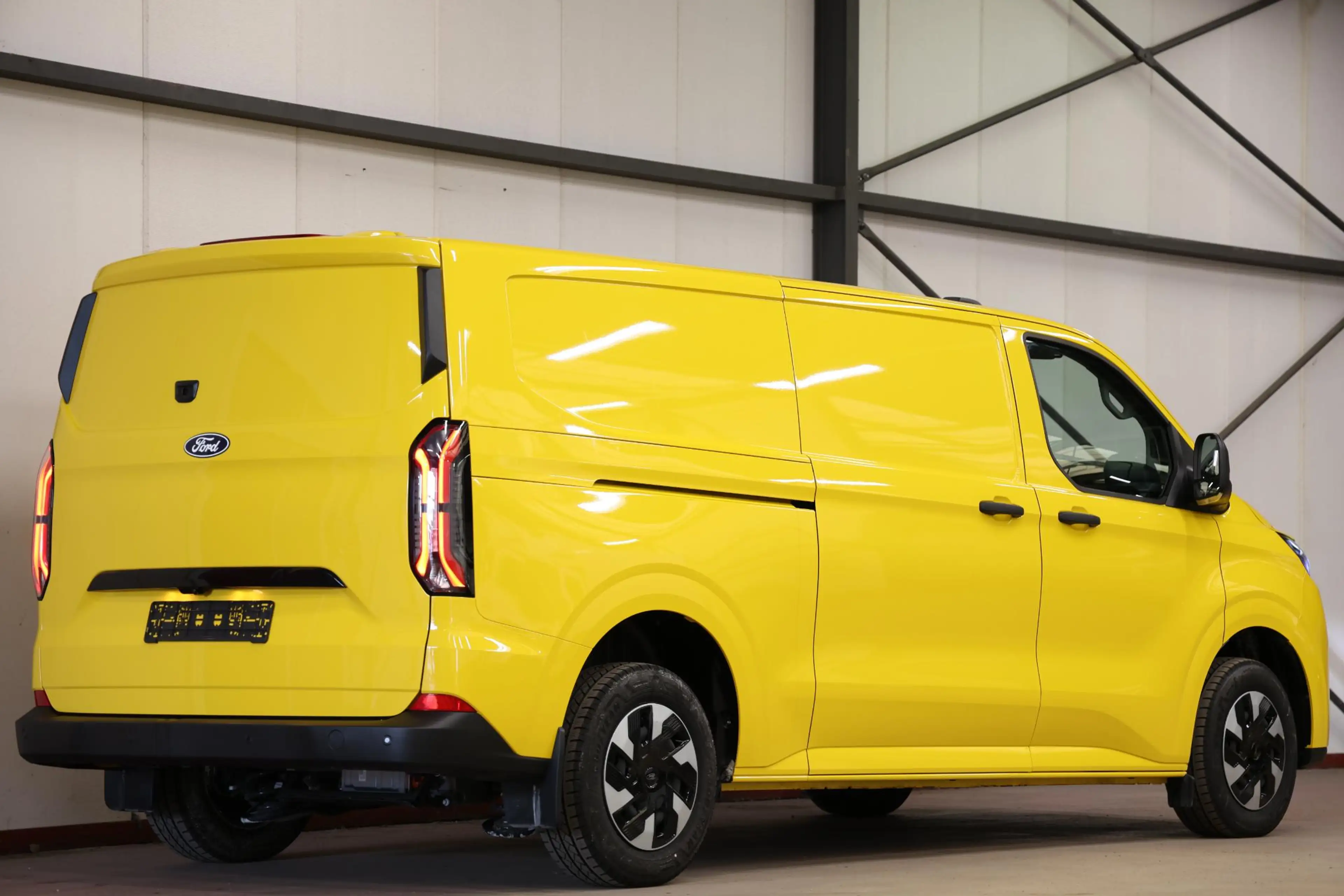 Ford E-Transit 340 L2H1 LANG Limited 71 kWh CAMERA LED — photo 2