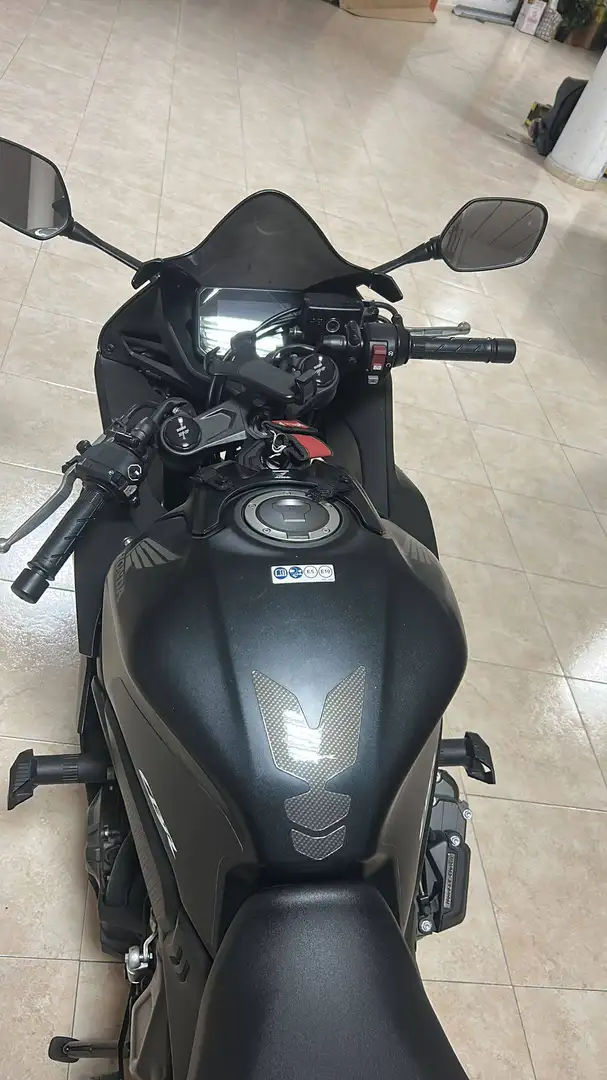 Honda CBR 650 R E-Clutch Negro - 2