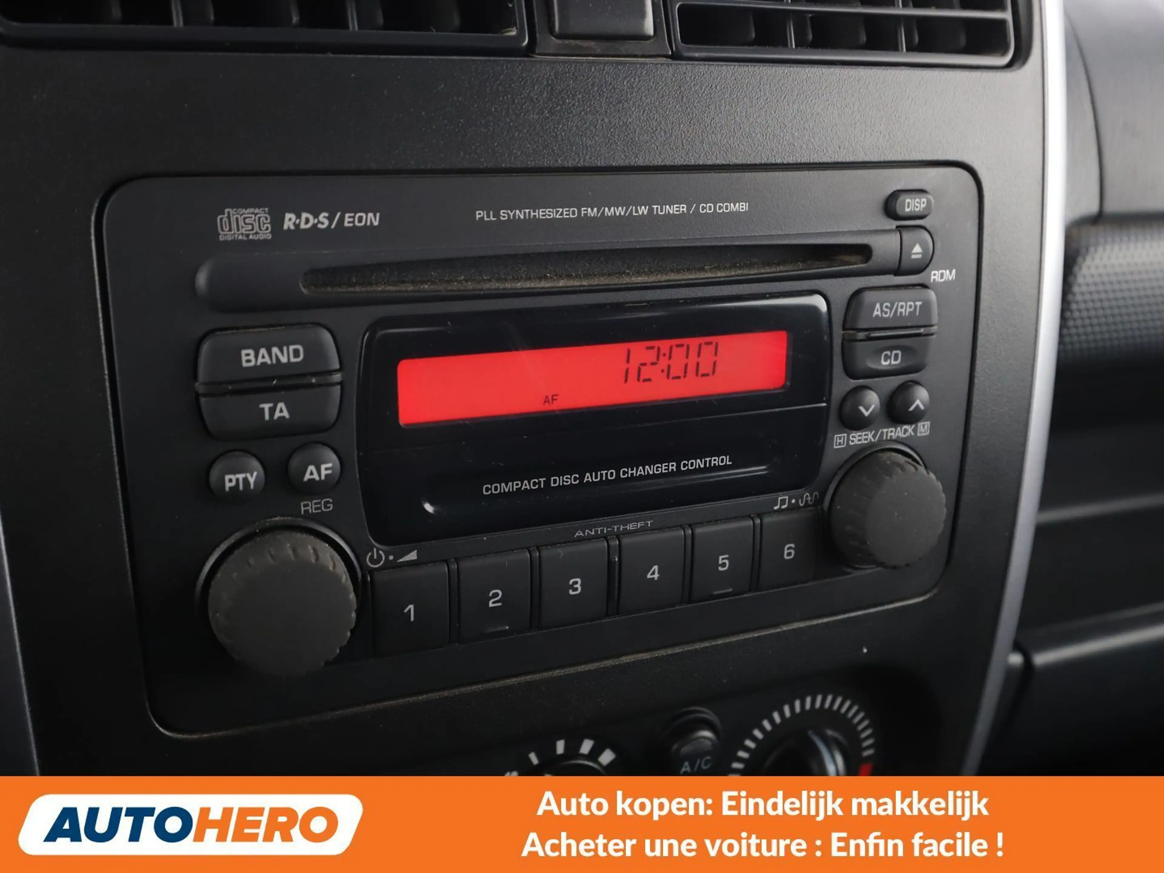 Suzuki Jimny 1.3 Club — photo 7