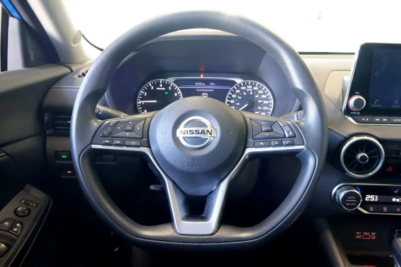 Nissan Sentra снимка Nissan Sentra