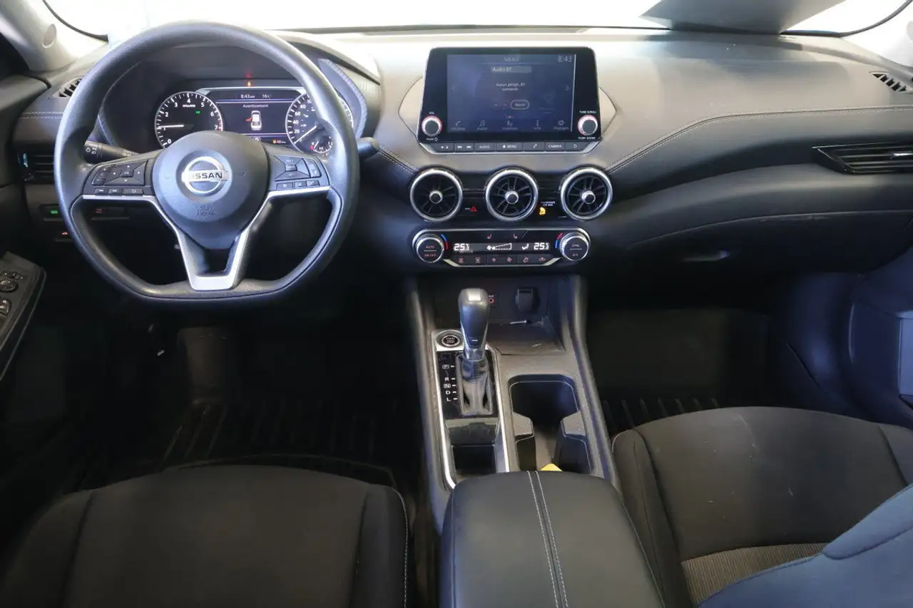 Nissan Sentra снимка Nissan Sentra