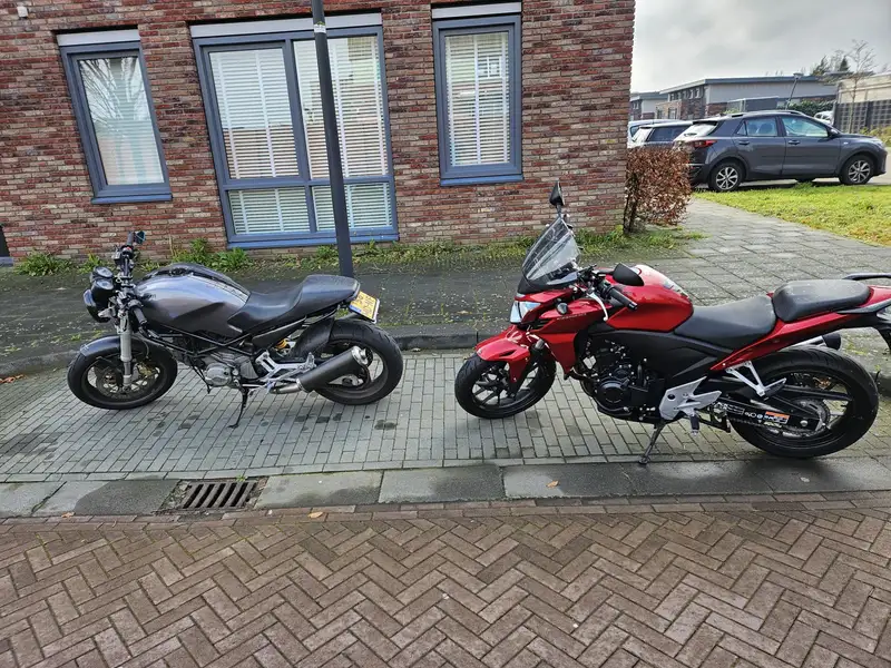 Ducati Monster 937 - foto 2