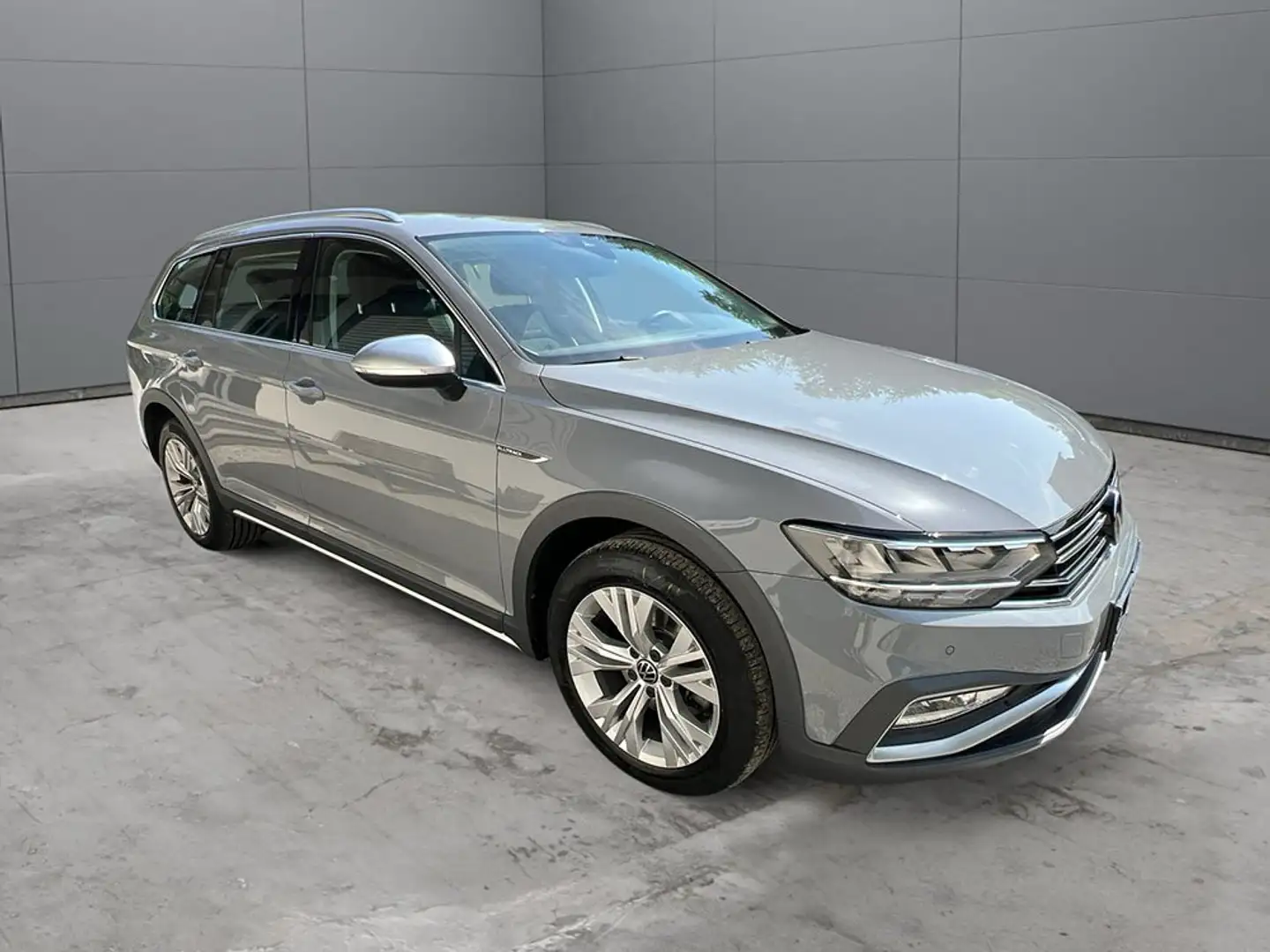 Volkswagen Passat Alltrack Alltrack 4Motion*LED*TEMPOMAT*RÜCKFAHRKAMERA Grau - 2