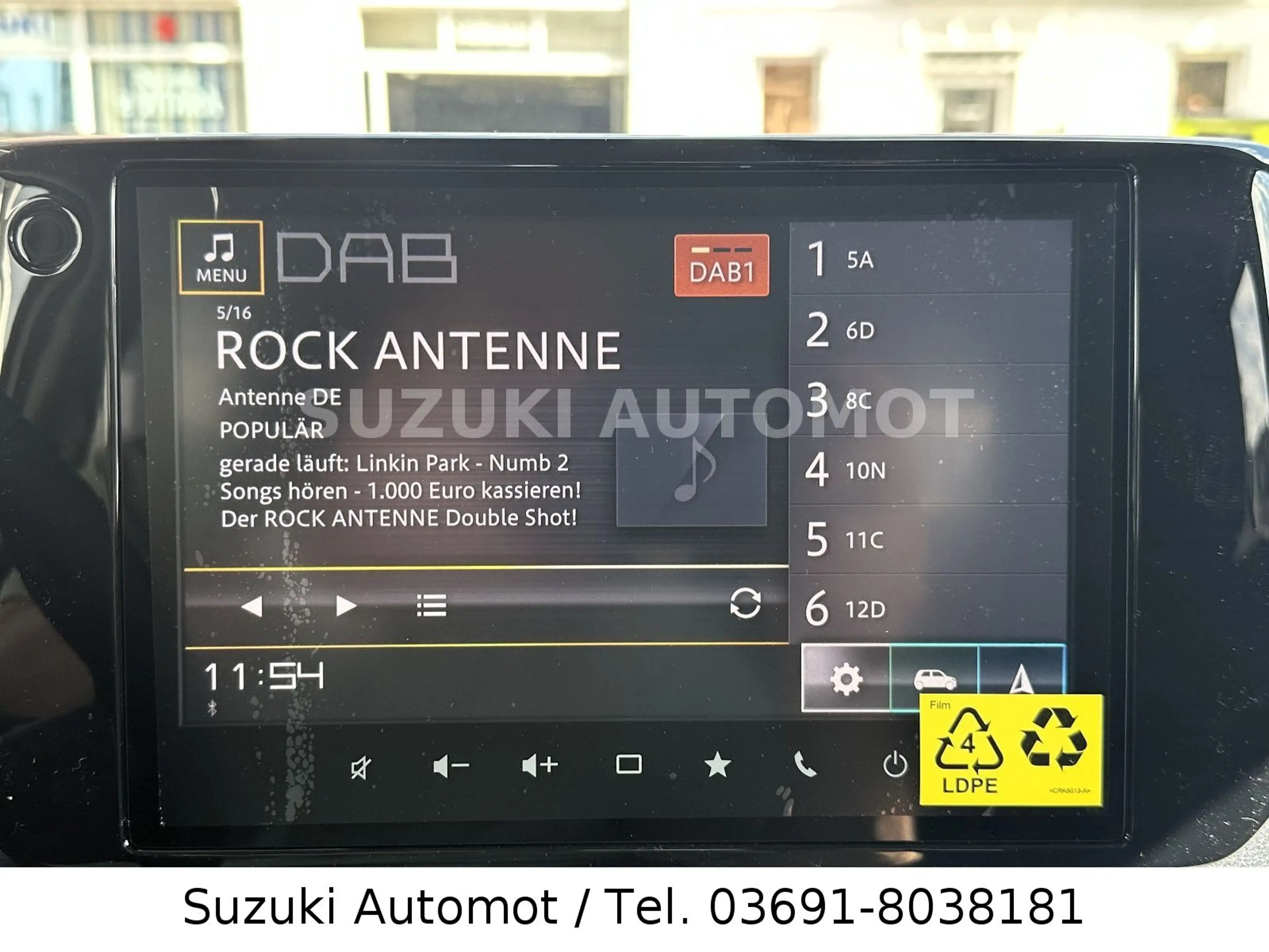 Suzuki Swift HYBRID Comfort+ X-ITE Navi LED Kamera SHZ — photo 9