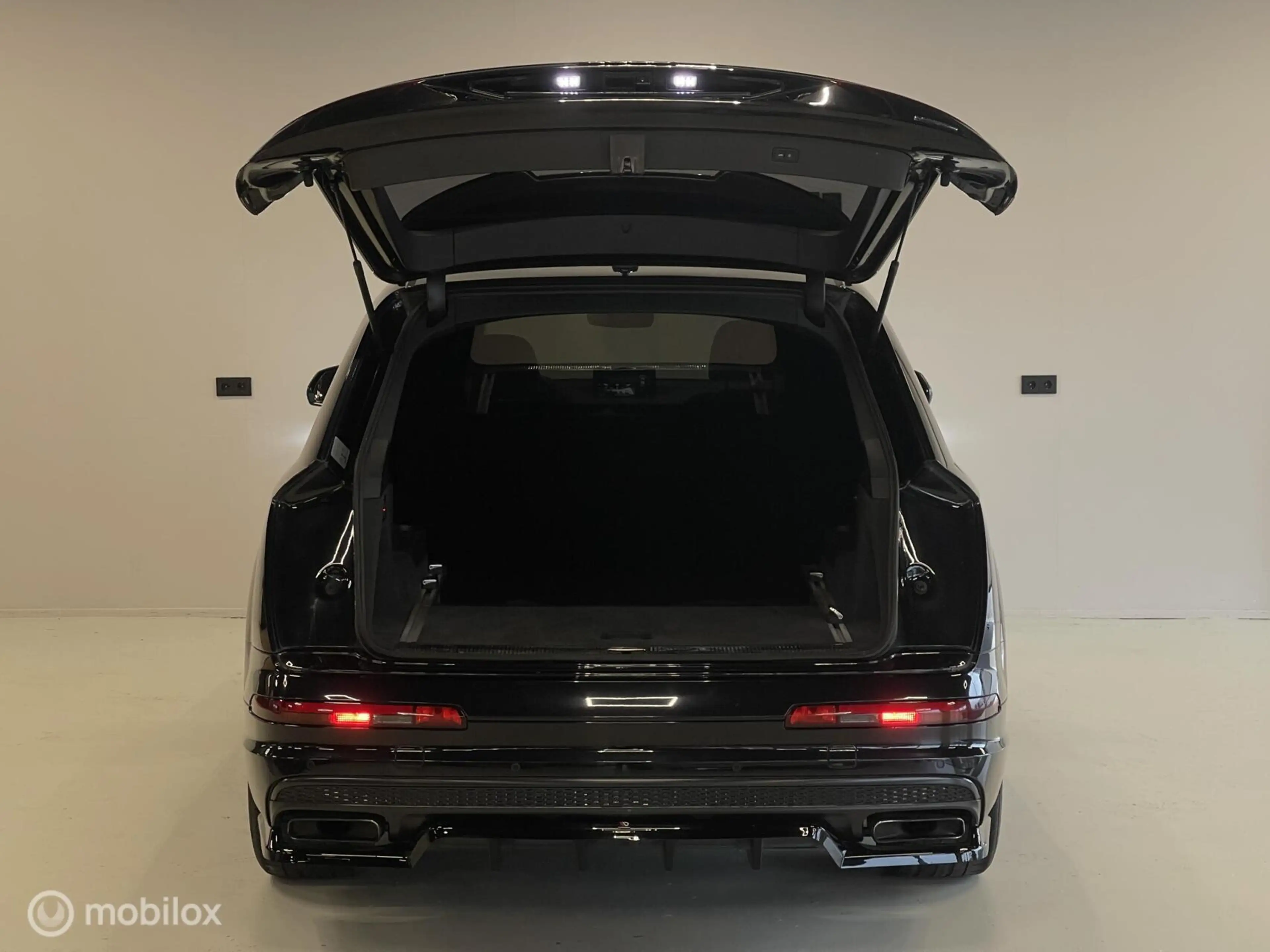 Audi Q7 SQ7 3.0 TDI quattro — photo 7