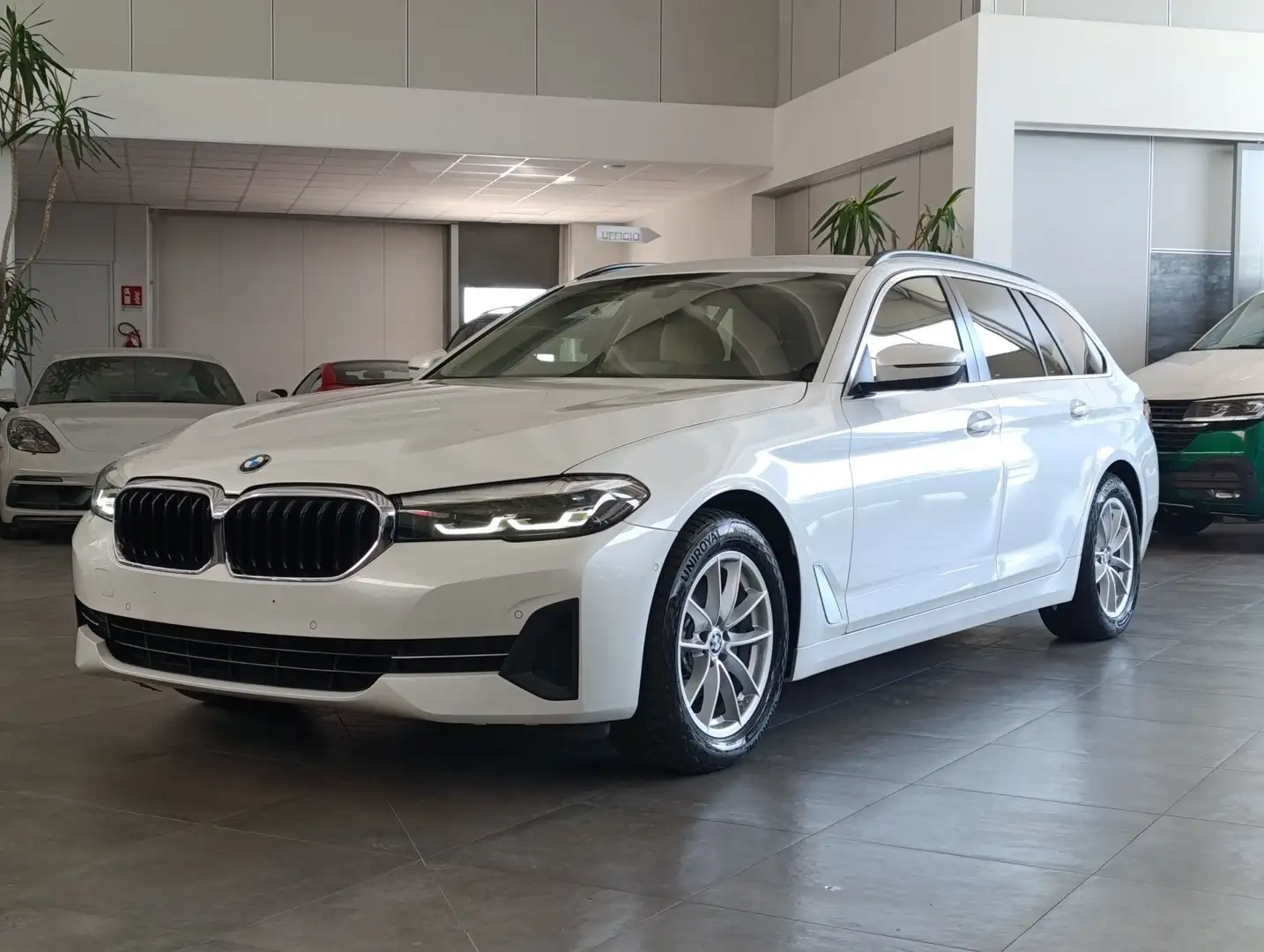 BMW 520 520d 48V Touring Business*SEDILI RISCALDATI*TELEC Bianco - 1