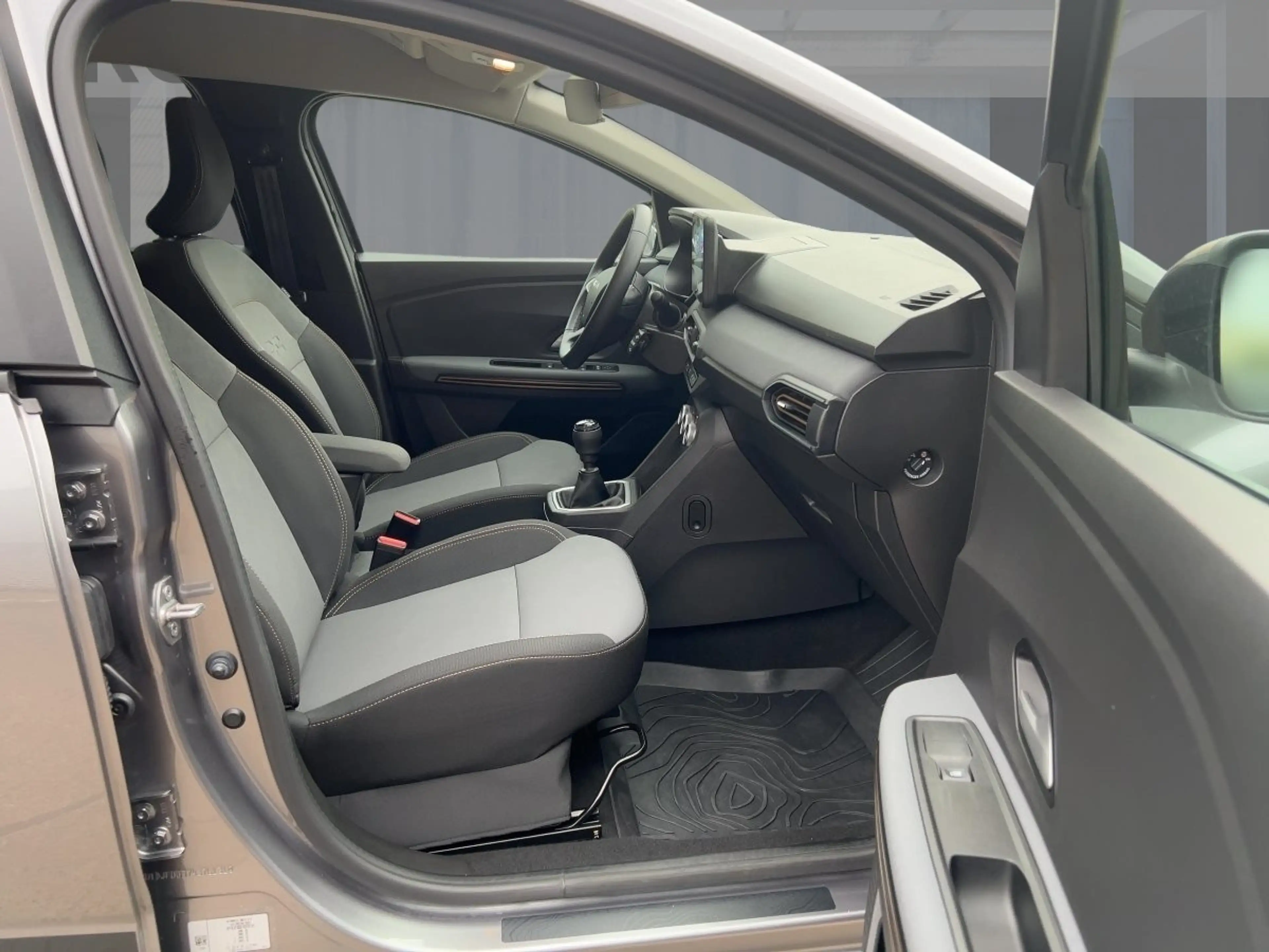 Dacia Jogger 1.0 TCe 110 Extreme — photo 8