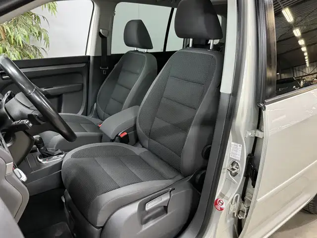 Volkswagen Touran view 11
