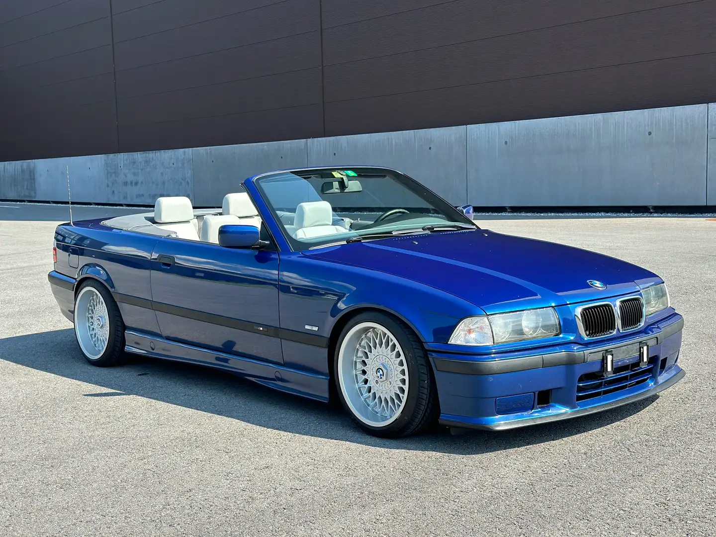 BMW 328 i Cabrio M ab Werk 2. Besitz TÜV SÜD NEU Blau - 1