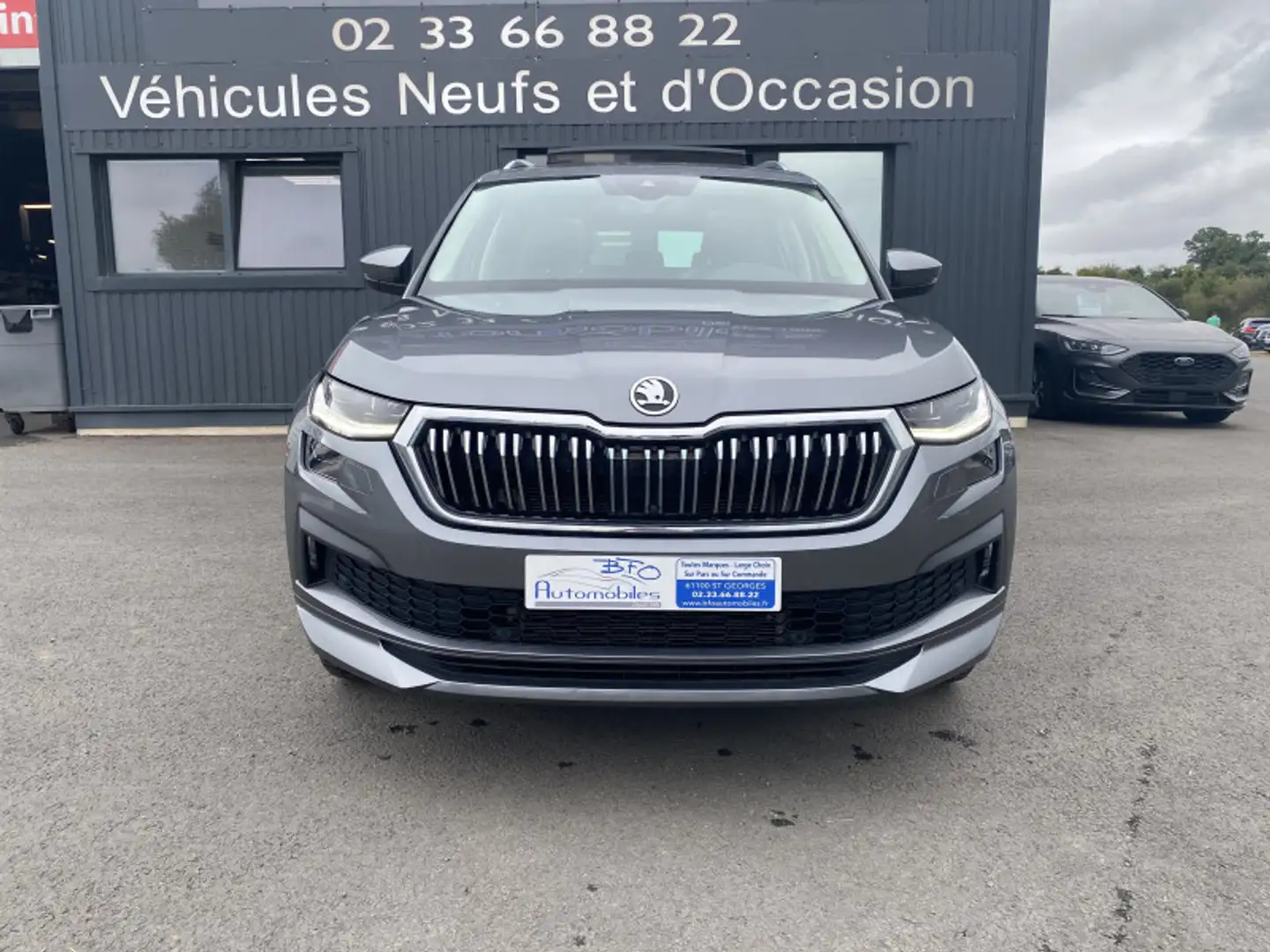 Skoda Kodiaq 2.0 TDI 150CH SCR LAURIN \u0026 KLEMENT DSG7 7 PLACES Grau - 2