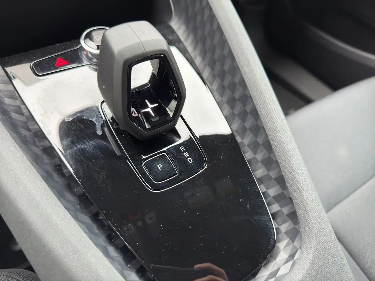 Polestar 2 снимка Polestar 2
