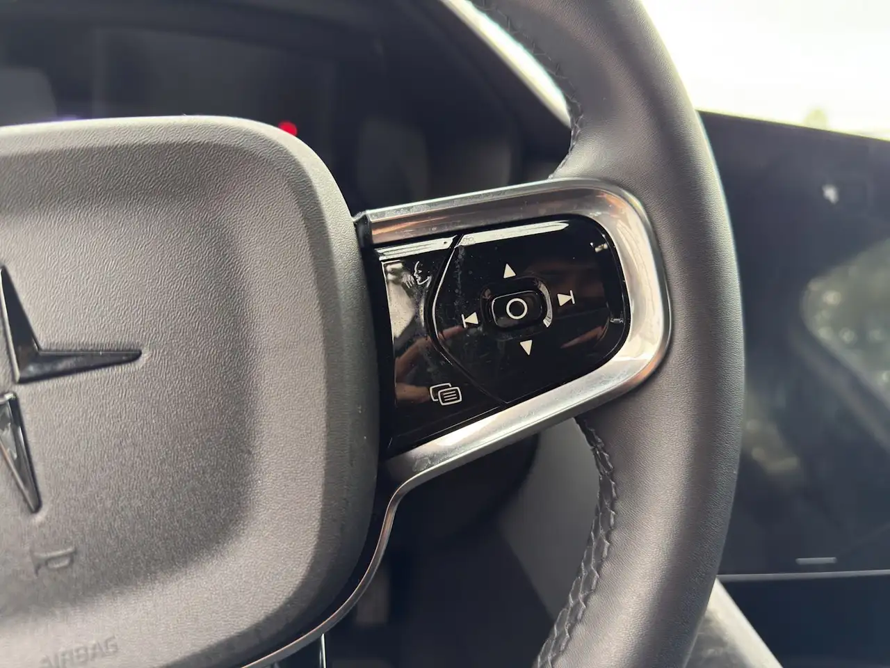 Polestar 2 снимка Polestar 2