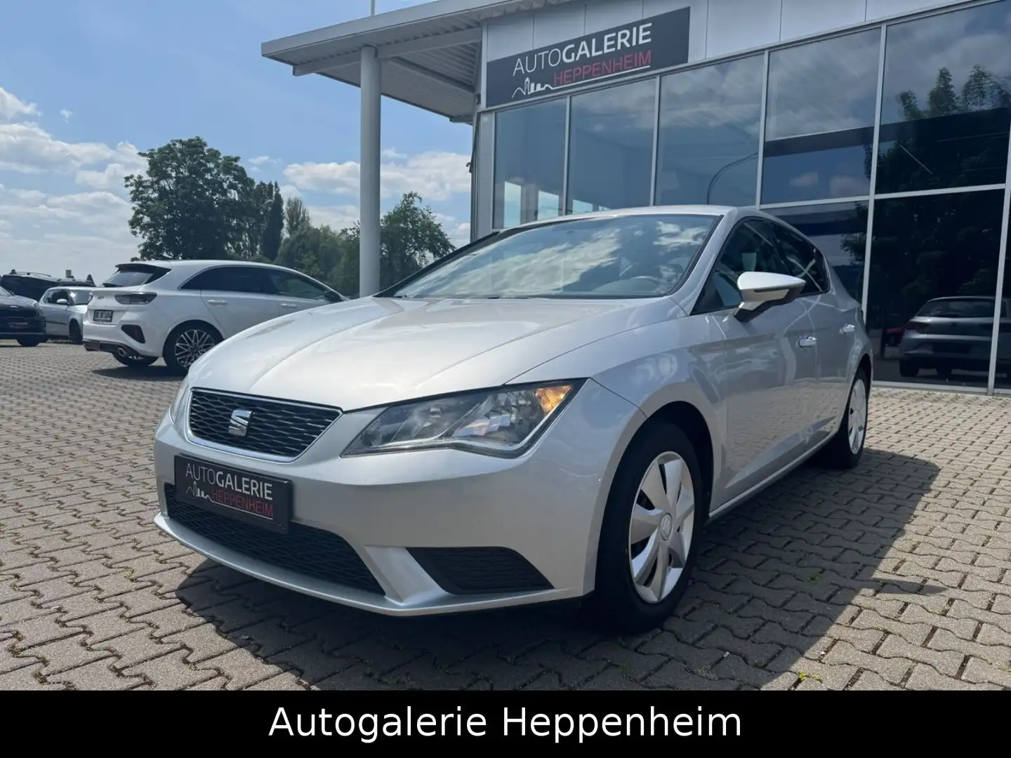 SEAT Leon Reference Silber - 1