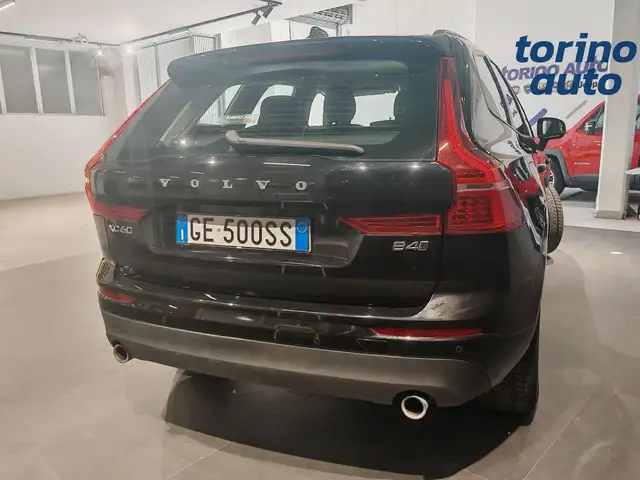 Volvo XC60 view 5