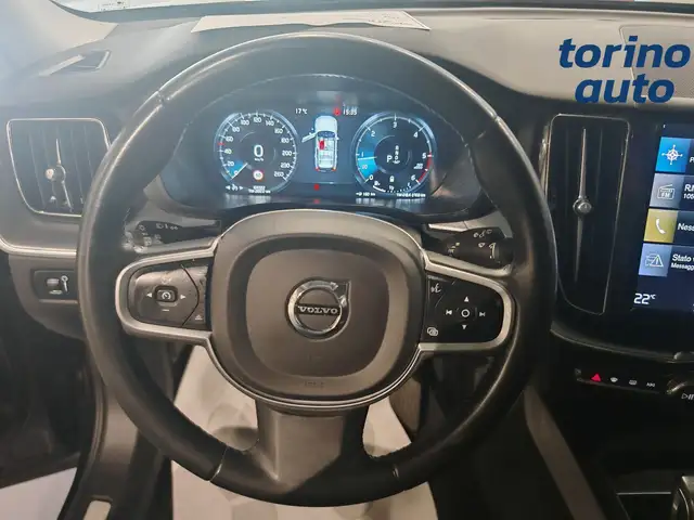 Volvo XC60 view 11